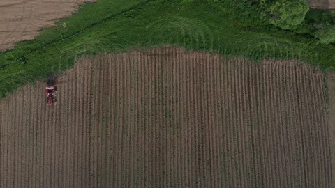 Tractor crops dusting Stock Footage 90400803