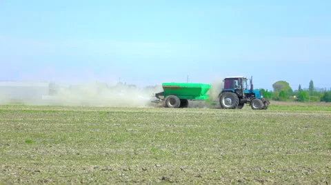 Tractor with fertilizers Stock Footage 62734962