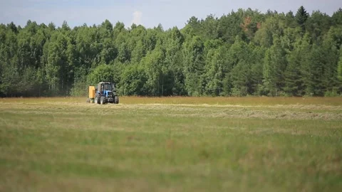 TRACTOR IN THE FIELD Stock Footage 158127377