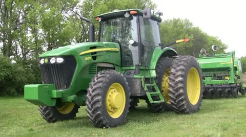 Tractor 스톡 동영상 10973580