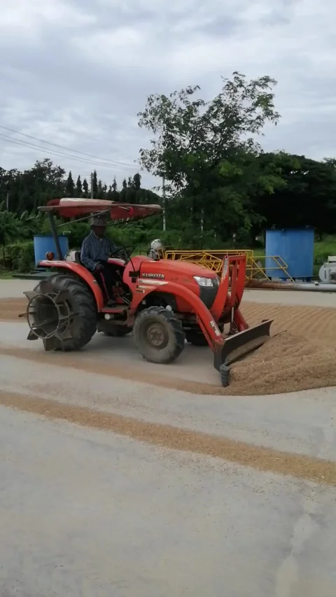 Tractor​ Stock Footage 167782863