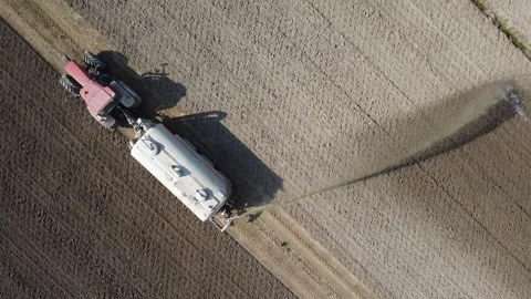 Tractor with liquid spreader tank Vídeos de archivo 150484459