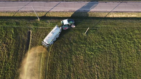 Tractor with liquid spreader tank Video stock 151219026