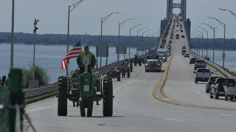 Tractor Parade on Mackinac Bridge Vidéo 95141216