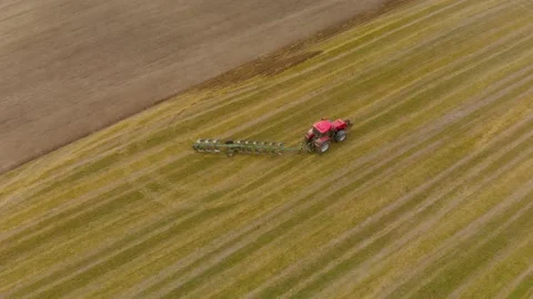 Tractor with plow turns on the field 動画素材 149161508