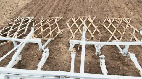 Tractor Plows Ploughing Vídeos de archivo 22305137