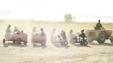 Tractor ride 1 库存影片 8949635