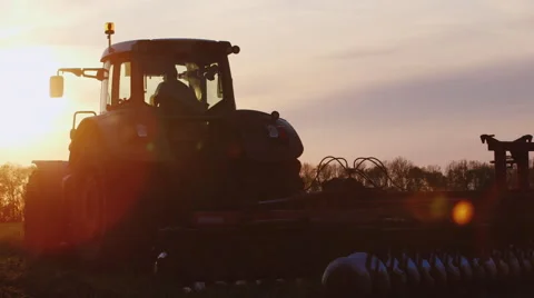 Tractor Silhouette, leave the setting sun Видео 62854917
