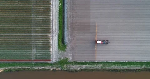 Tractor spraying weedkillers Stock Footage 149266869