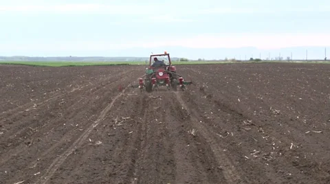 Tractor starts with sowing panoramic view Видео 37053430