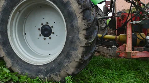 Tractor wheel close up 스톡 동영상 43261147