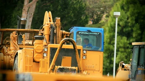 Tractors-earthmover cu Stock Footage 1044437