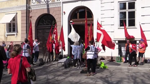 Trade unionists support their negotiators outside the Conciliation Board Stock-Footage 88710034