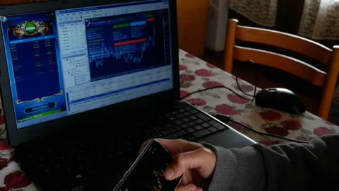 Trader Is Looking At Financial Charts On The Computer Monitor. Bitcoin, Crypt Vídeos de archivo 159791885