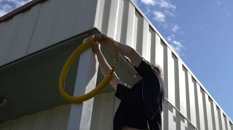 Tradesman Running Cable 库存影片 40275504