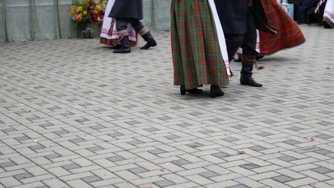 Tradicional dancing legs 動画素材 79628548