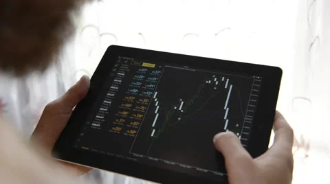 Trading is on the tablet Stock-Footage 64892773