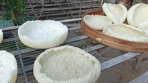 Traditional Baked Rice Crackers Making Process 05 Sun Drying Raw rice Видео 345970119