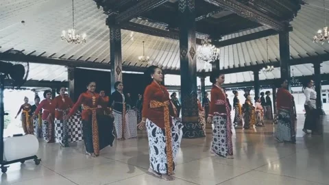 Traditional Dance from Central Java, yogyakarta, Indonesia Stock Footage 199934552