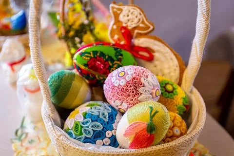 Traditional Easter basket with colorful handmade Easter origami eggs Fotos de archivo