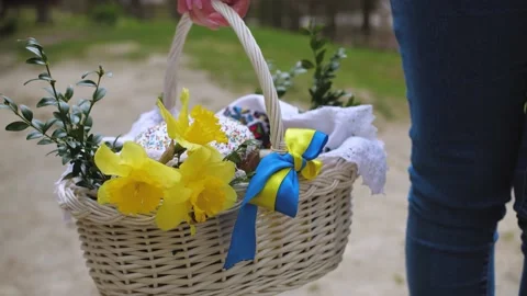 Traditional Easter basket Happy Easter. Cheerful. Stock Footage 183873948