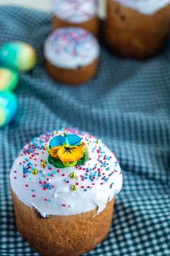 Traditional Easter Orthodox curd cake with blueberry and Easter cake with cre Foto stock