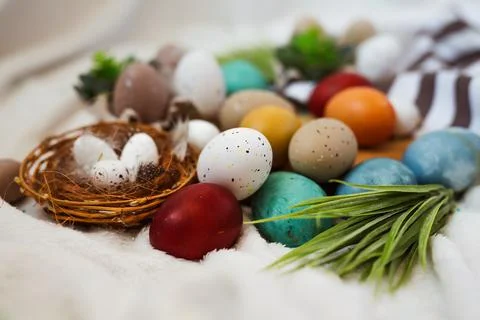 Traditional Easter painted eggs on white background. Foto stock