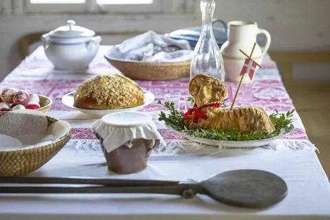 Traditional Easter Table Setting in Kourim, Czechia Foto stock