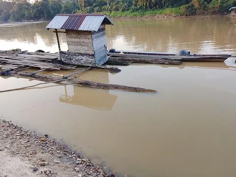 Traditional Floating Bathhouse called Lating on Samba River Central Kalimantan Stock Photos