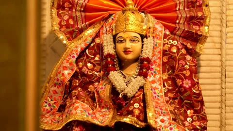 Traditional Idol of Durga Devi with Crown and Ornaments Видео 316895217