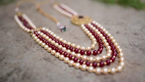 Traditional Indian Wedding Mala with Red and White Beads | Close-Up Shot 库存影片 162365853