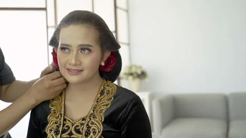 Traditional java wedding clothes Stock Footage 142915018