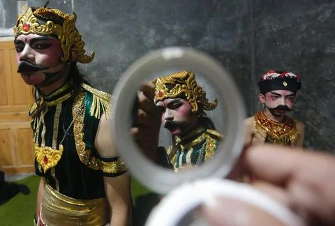Traditional Lengger dance from Wonosobo in Central Java, Indonesia - 21 Jan 2023 Stock-Fotos