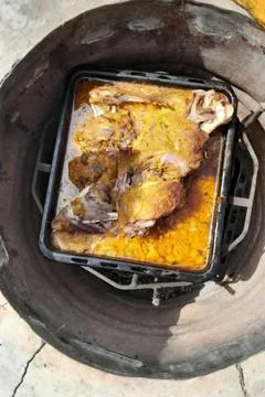 A traditional Middle Eastern dish of roasted meat 스톡 사진