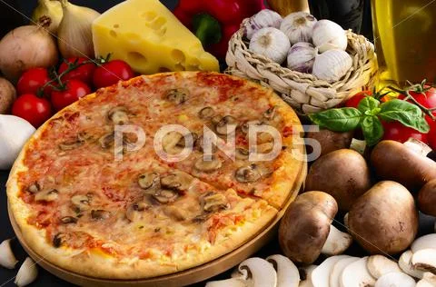 Traditional pizza Stock Photos