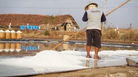 Traditional salt making Stock-Fotos