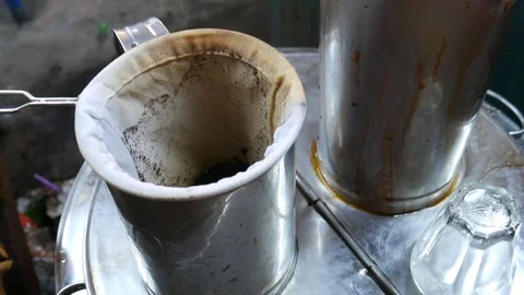 Traditional tea/coffee making 動画素材 106182690