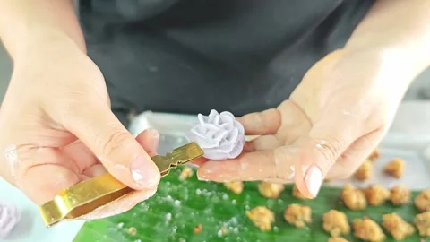 Traditional Thai flower dumpling Chor Muang shaped beautifully by hand. Stock Footage 343209524