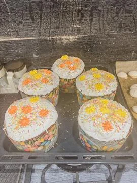 Traditional Ukrainian Easter Paska Bread on a Baking Sheet 스톡 사진