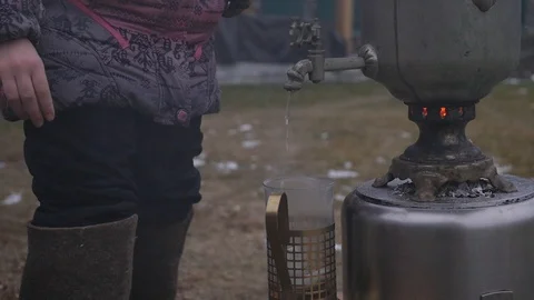 Traditions of tea drinking. boiling samovar 스톡 동영상 99281528