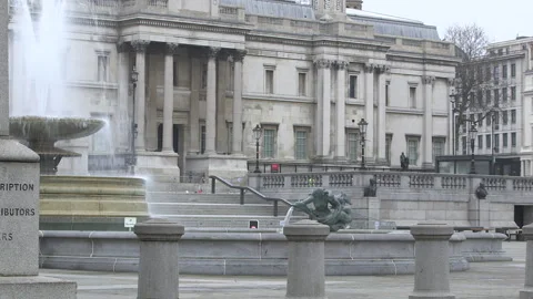 Trafalgar Square during lockdown - empty streets 库存影片 146524692