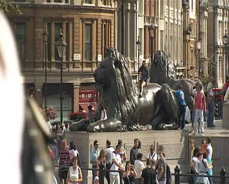 Trafalgar Square Lions Stock Footage 32505448