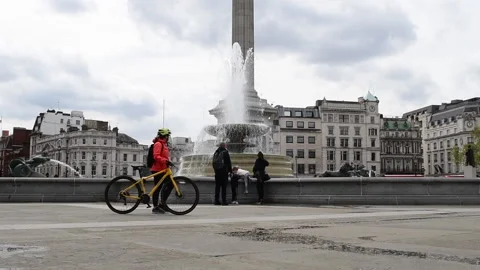Trafalgar Square slow motion Stock Footage 153535814