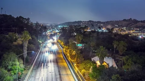 Traffic 110 Pasadena freeway night. Los Angeles, California. 4K UHD Timelapse. Vidéo 51215180