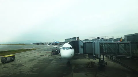 Traffic at the airport 스톡 동영상 58473973