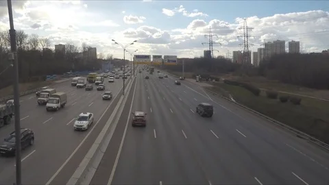 Traffic and clouds in a Spring Day Timelapse 스톡 동영상 82048093
