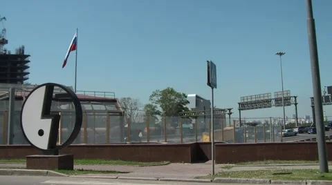 Traffic And Train Vídeos de archivo 6182525