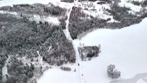 Traffic and winter. Vídeo Stock 331215105