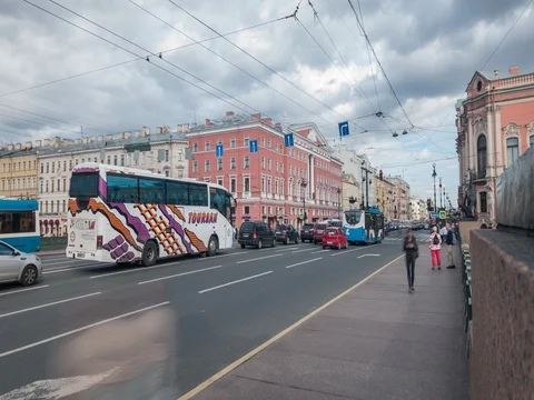 Traffic on The Anichkov Bridge. Timelapse Stock-Footage 70373740