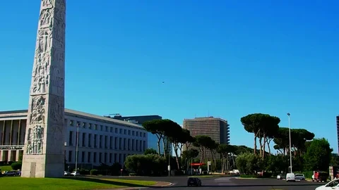 Traffic around an obelisk Stock Footage 76626118